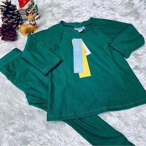 Adorable size 2 boys or girls unisex LuLaRoe kids Christmas Pajamas.